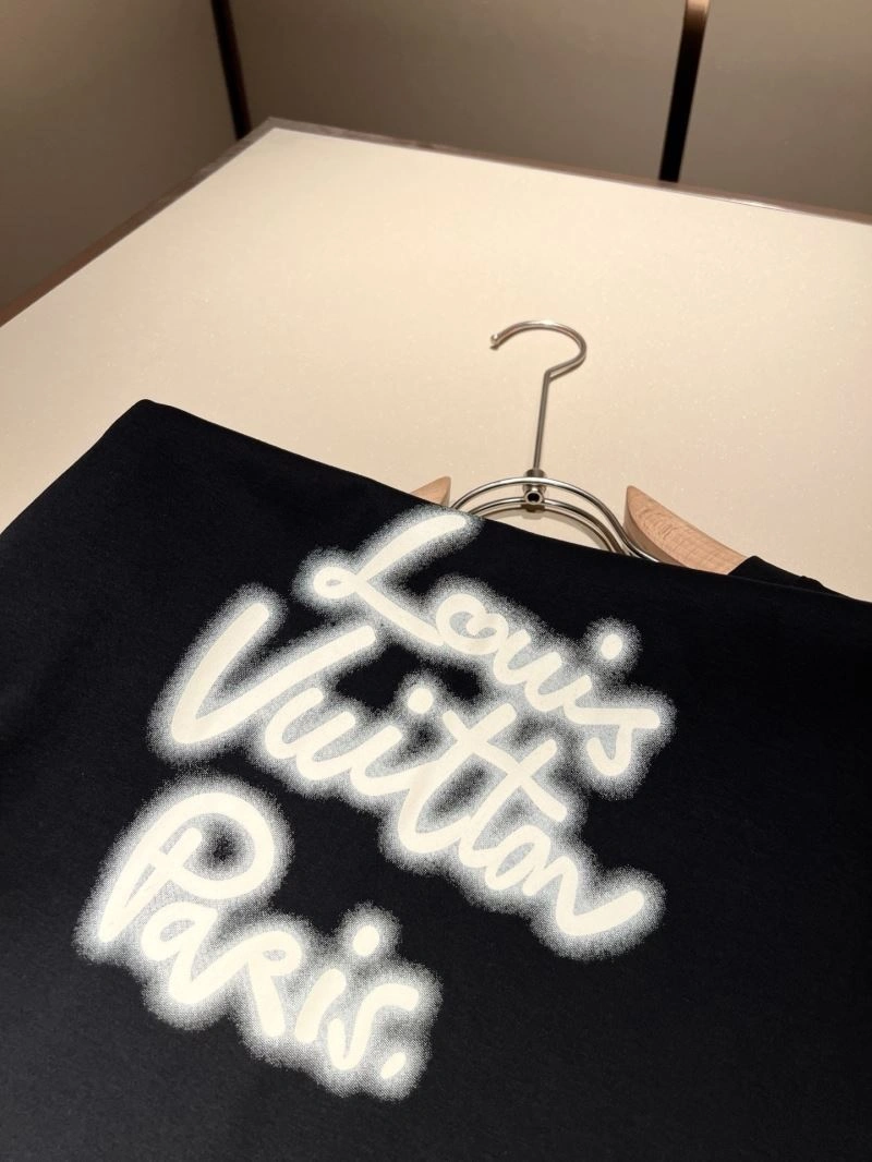 Louis Vuitton T-Shirts OnTrend 132380