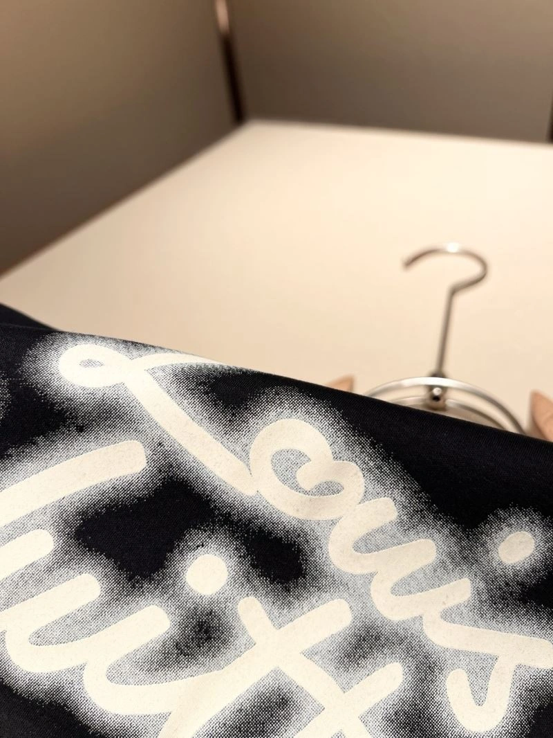 Louis Vuitton T-Shirts OnTrend 132380