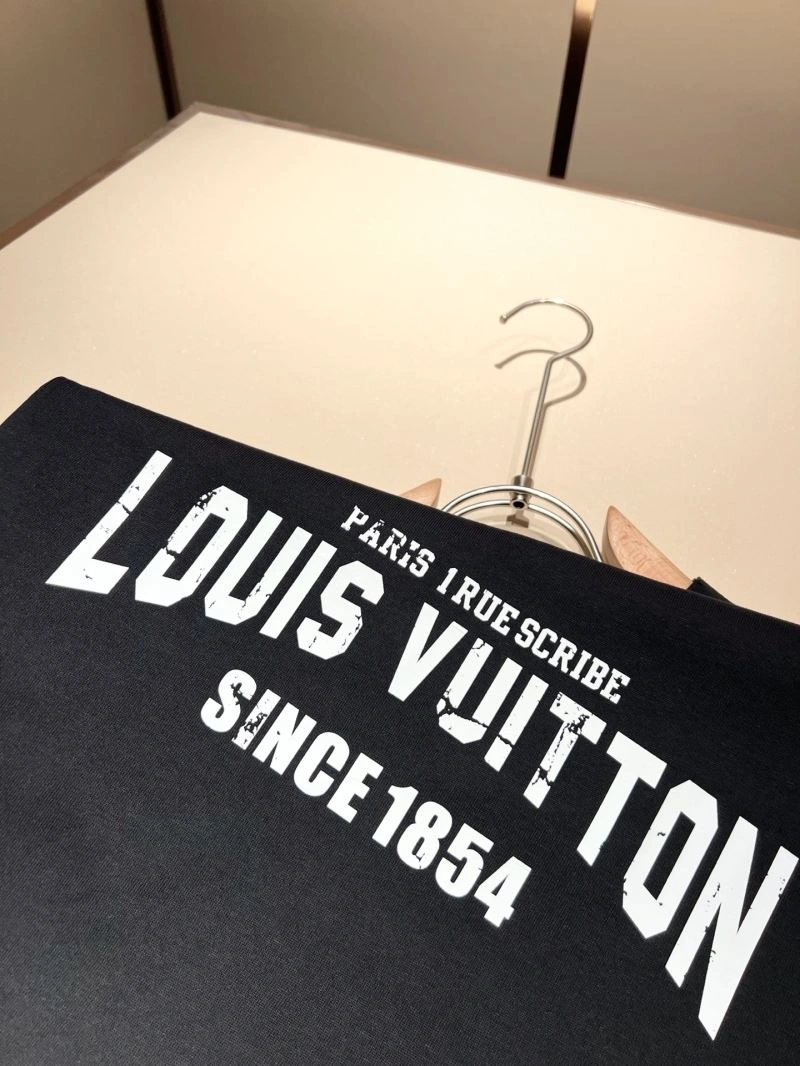 Louis Vuitton T-Shirts Fashionable 132378