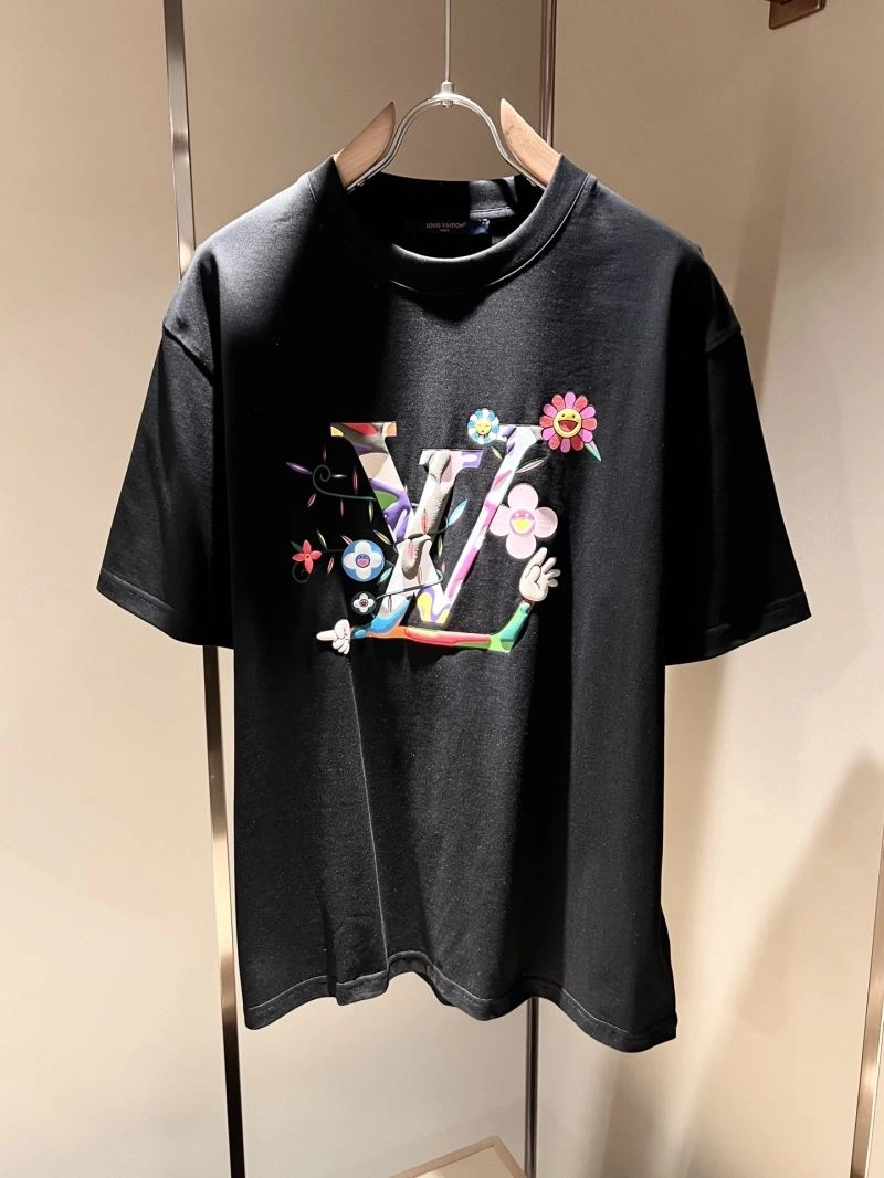Bold Louis Vuitton T-Shirts 132379