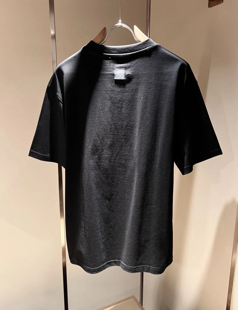 Bold Louis Vuitton T-Shirts 132379