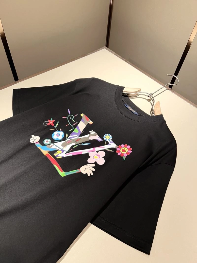 Bold Louis Vuitton T-Shirts 132379