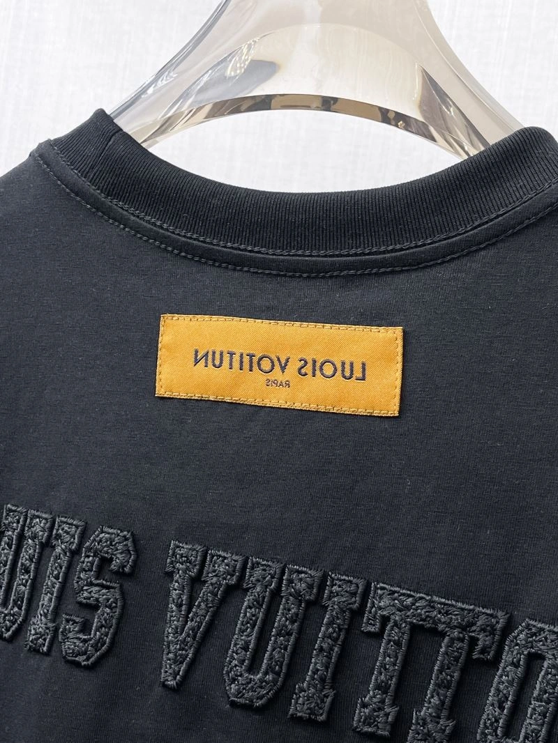 Louis Vuitton T-Shirts MoistureWicking 132371