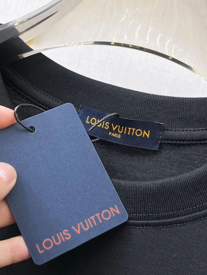 Louis Vuitton T-Shirts Popular 132374