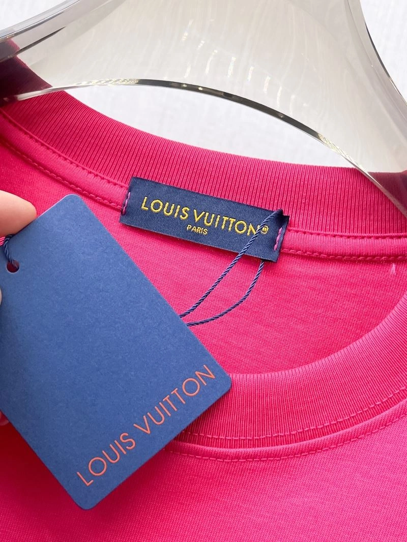 Lightweight Louis Vuitton T-Shirts 132383