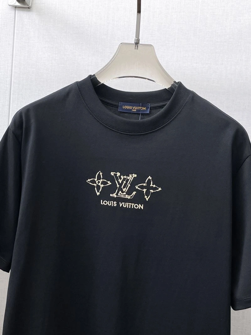 Fashionable Louis Vuitton T-Shirts 132384