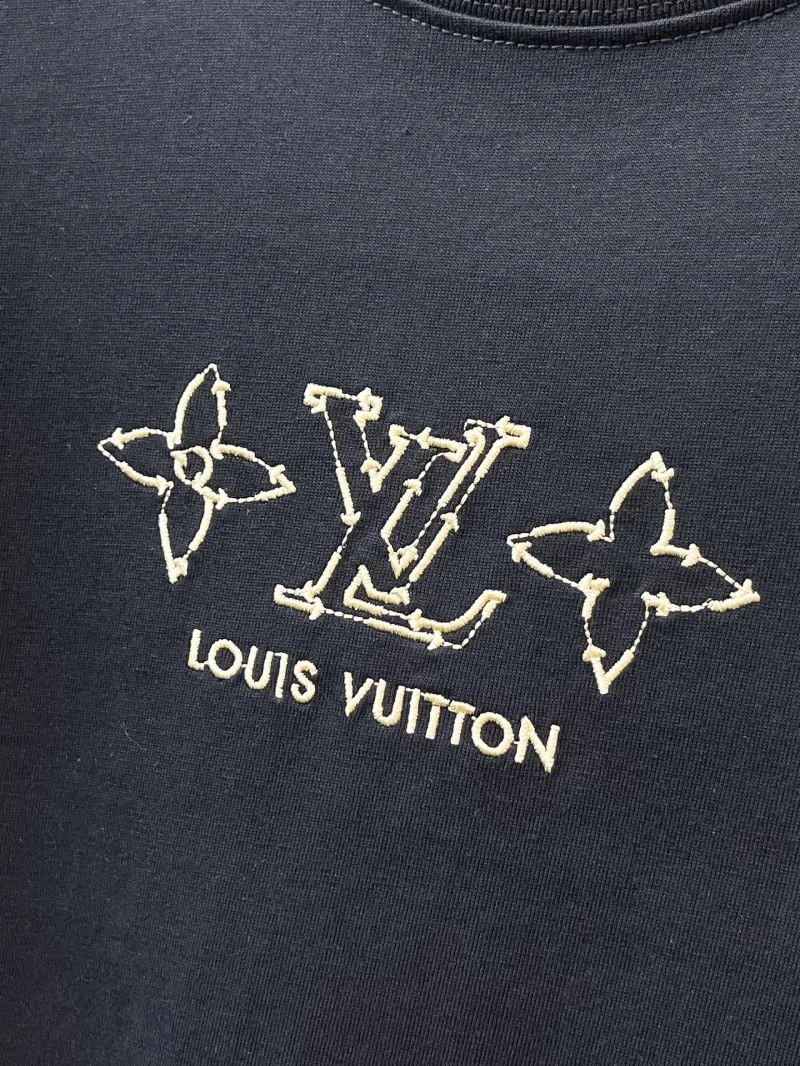 Fashionable Louis Vuitton T-Shirts 132384