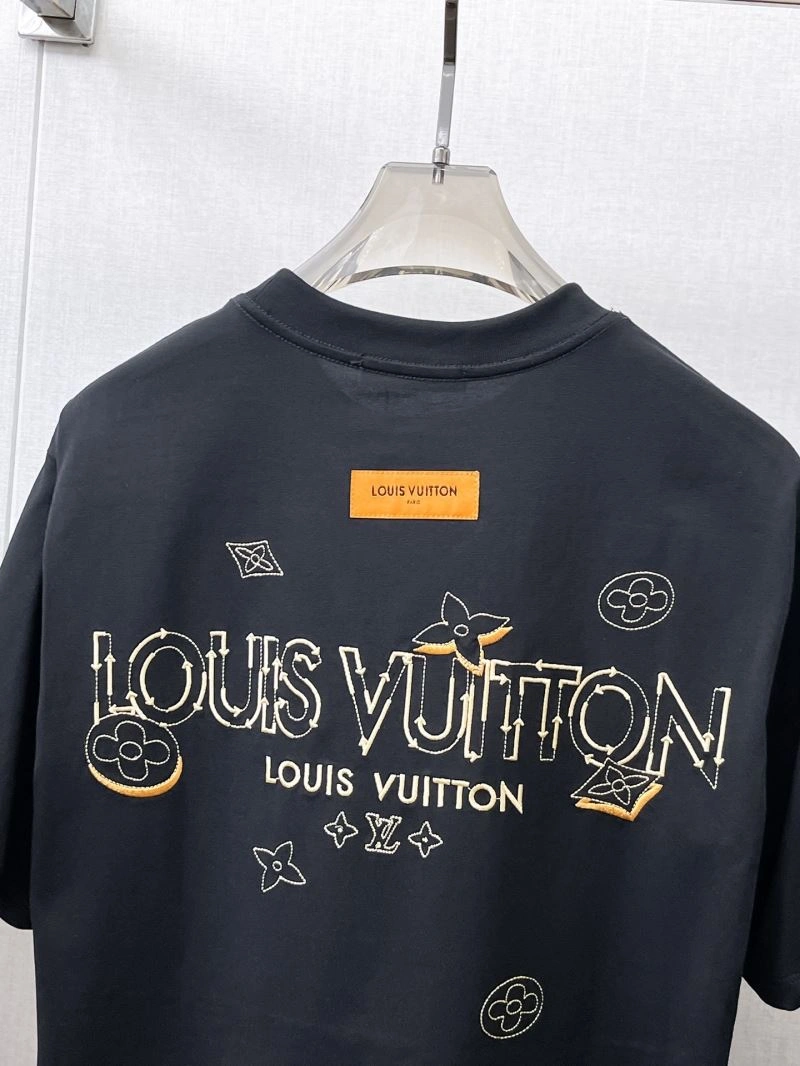 Fashionable Louis Vuitton T-Shirts 132384