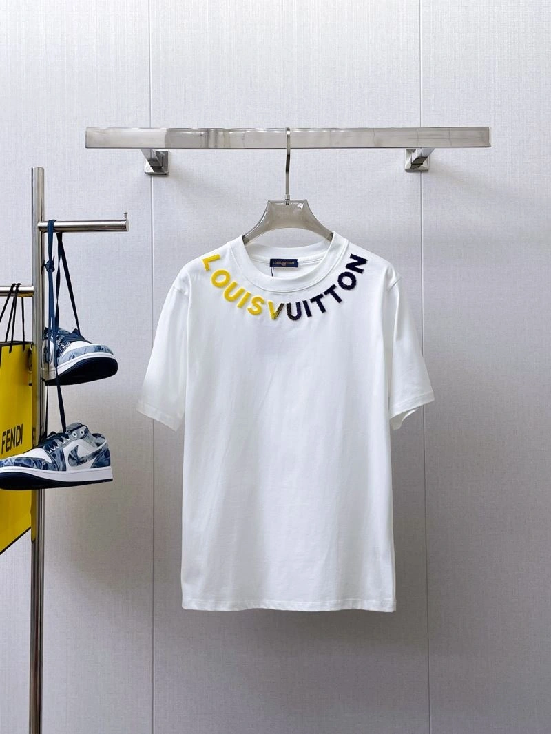 Stylish Louis Vuitton T-Shirts 132375