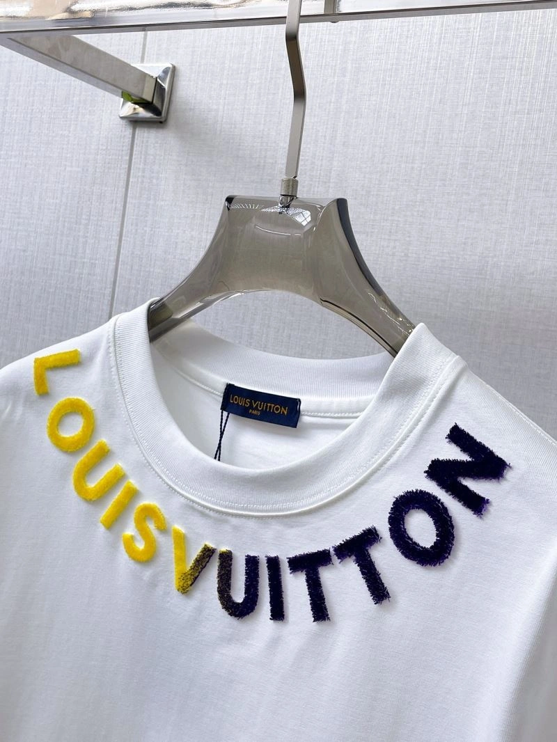 Stylish Louis Vuitton T-Shirts 132375