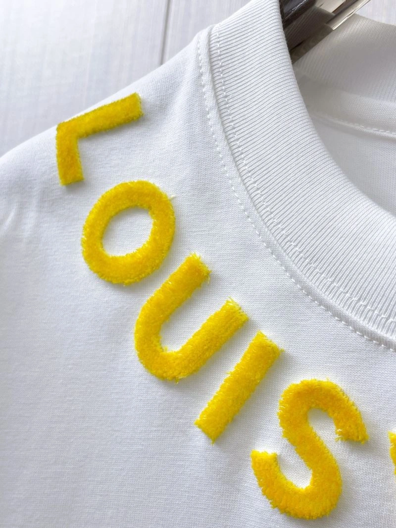Stylish Louis Vuitton T-Shirts 132375