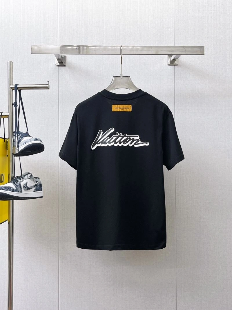 Louis Vuitton T-Shirts Chic 132359