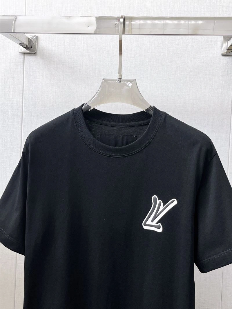 Louis Vuitton T-Shirts Chic 132359