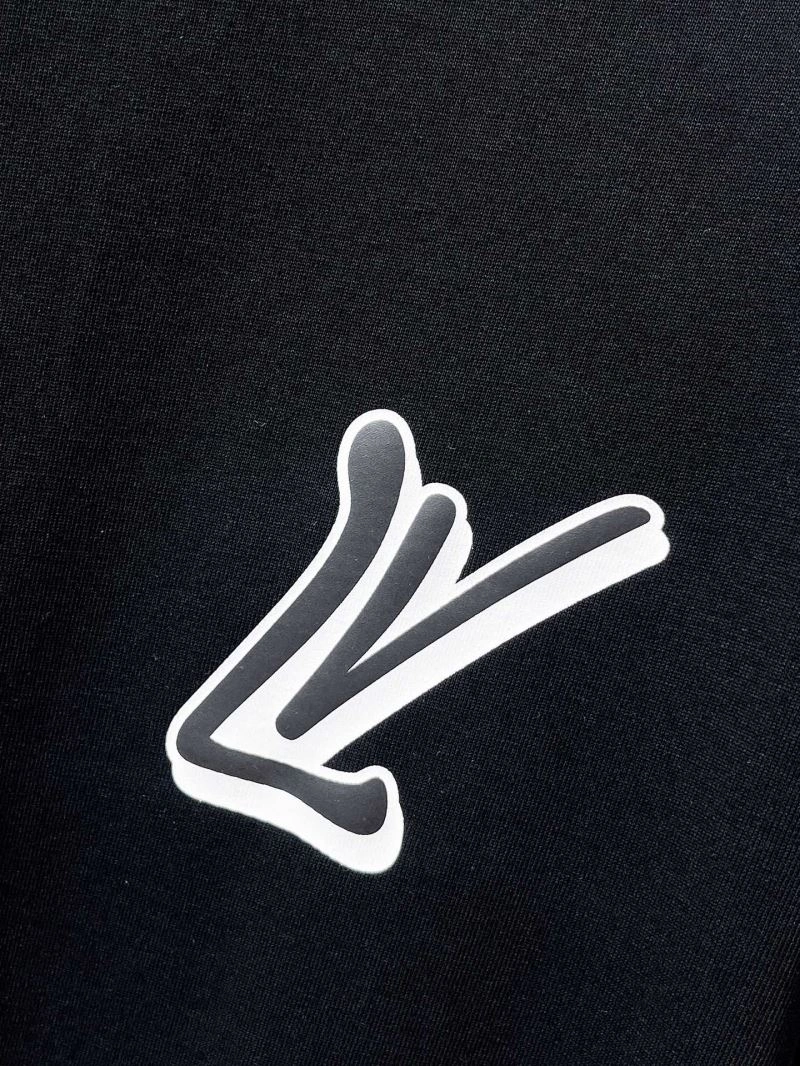 Louis Vuitton T-Shirts Chic 132359