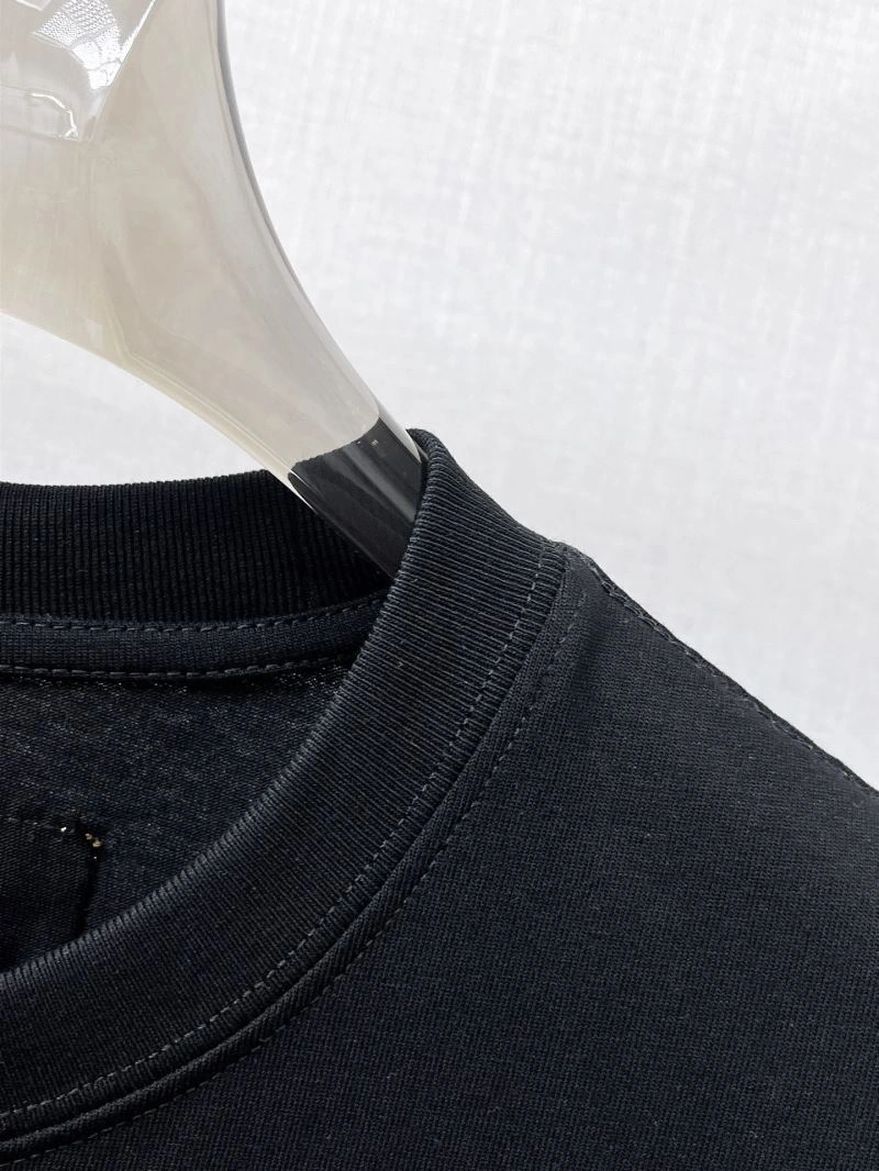 Louis Vuitton T-Shirts Chic 132359