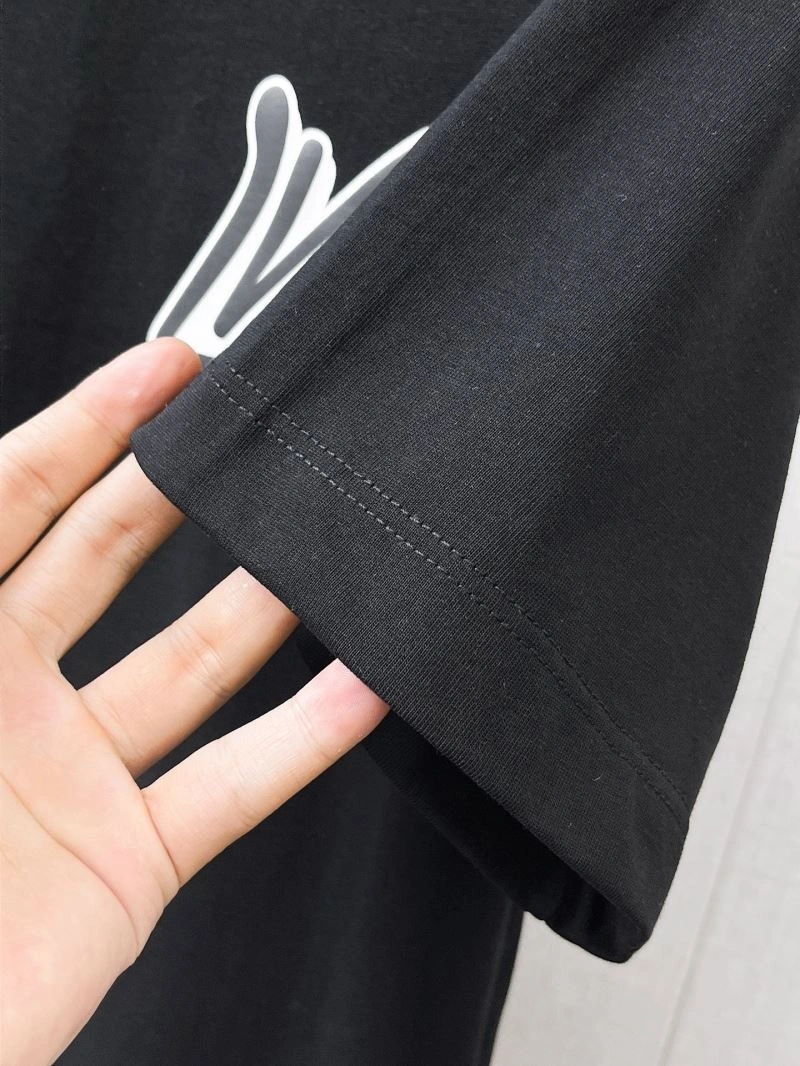 Louis Vuitton T-Shirts Chic 132359