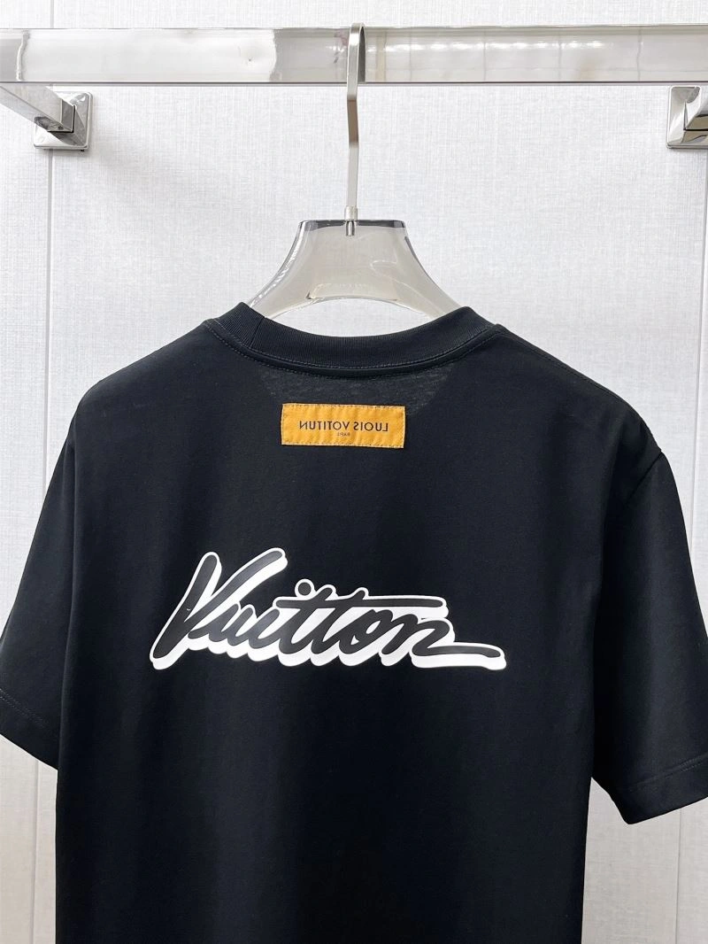 Louis Vuitton T-Shirts Chic 132359