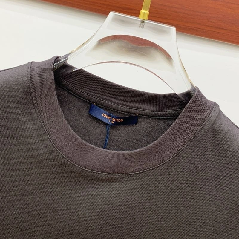 Elegant Louis Vuitton T-Shirts 132435