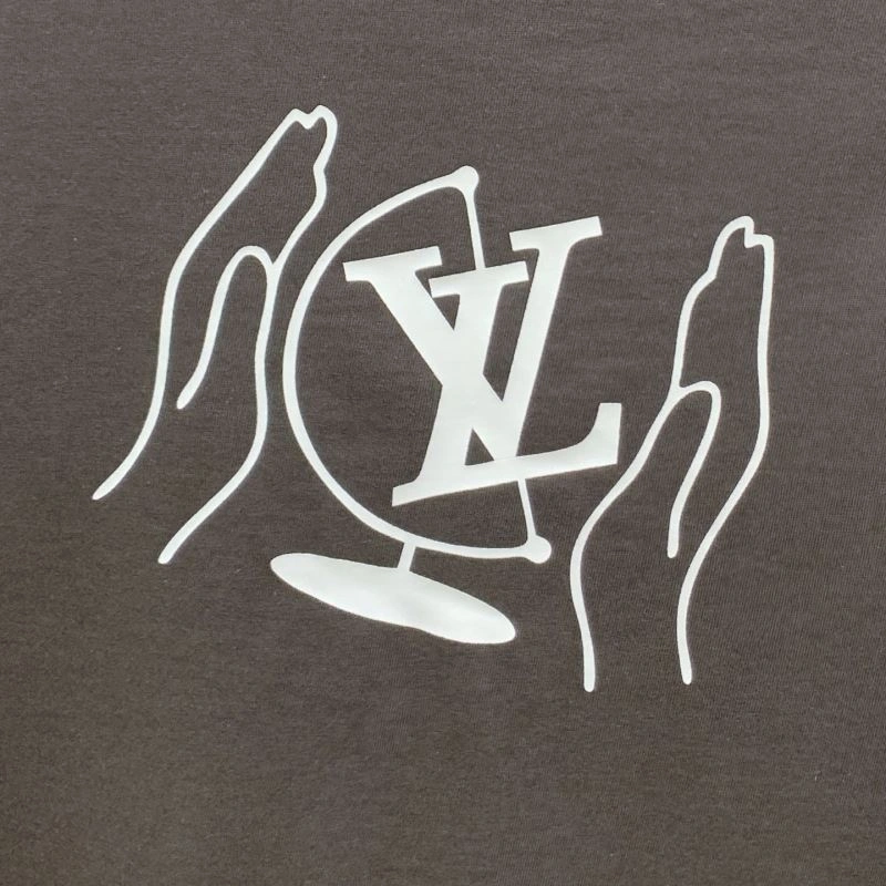 Elegant Louis Vuitton T-Shirts 132435
