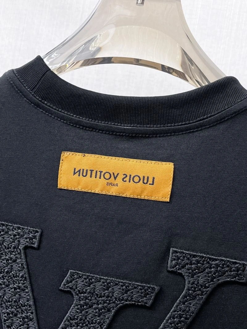 Louis Vuitton T-Shirts Modern 132339