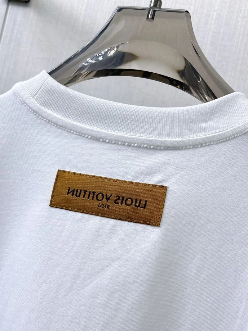 Louis Vuitton T-Shirts Stylish 132337