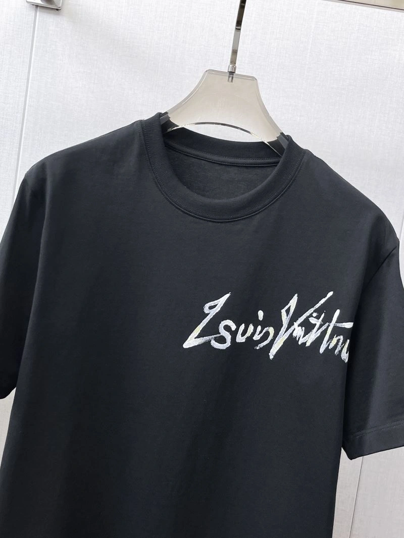 Functional Louis Vuitton T-Shirts 132331