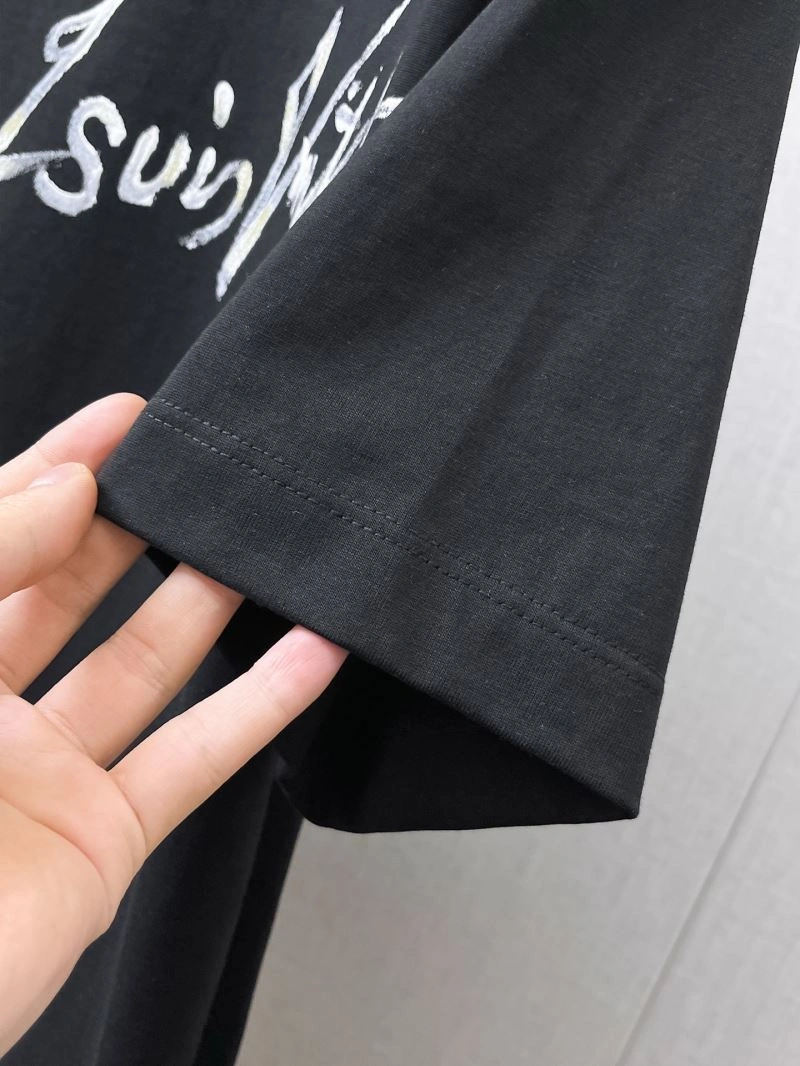 Functional Louis Vuitton T-Shirts 132331