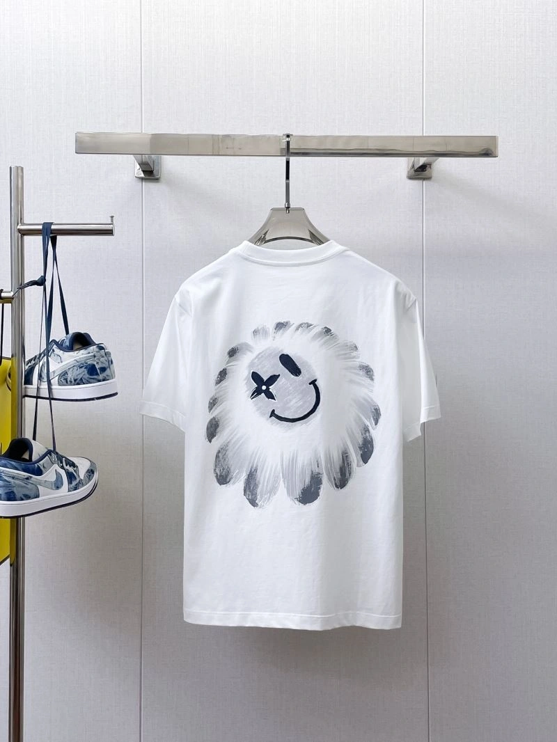 Lightweight Louis Vuitton T-Shirts 132350