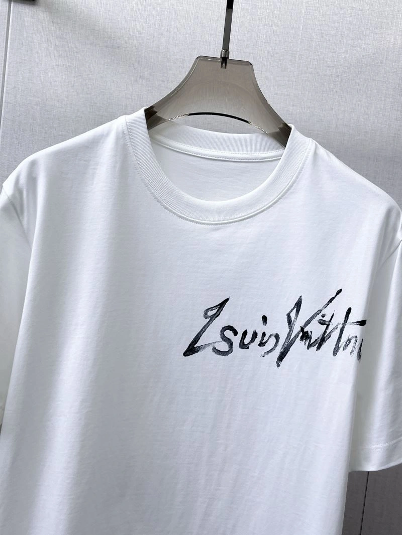Lightweight Louis Vuitton T-Shirts 132350