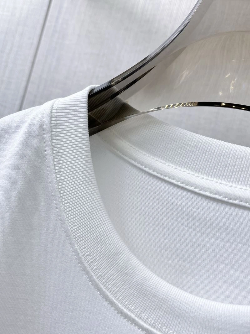 Lightweight Louis Vuitton T-Shirts 132350