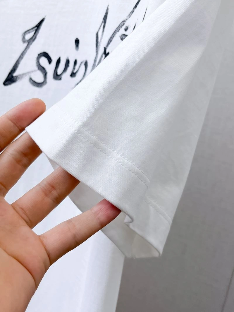 Lightweight Louis Vuitton T-Shirts 132350