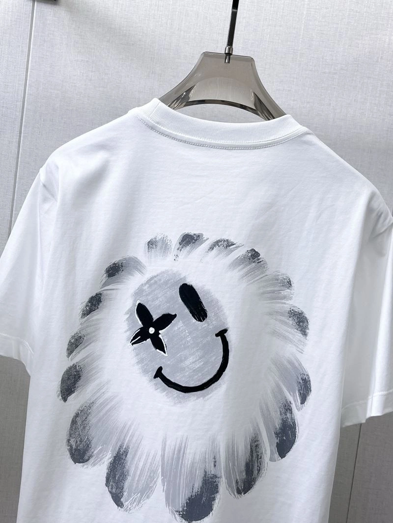 Lightweight Louis Vuitton T-Shirts 132350
