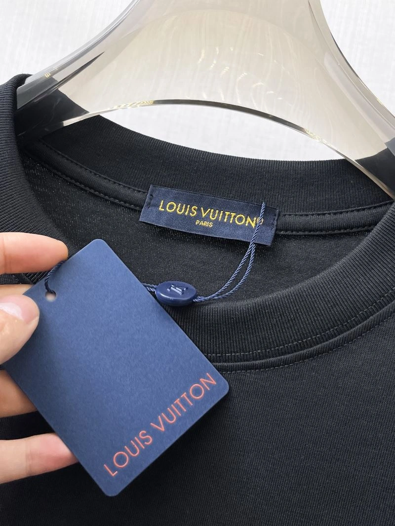 Seasonal Louis Vuitton T-Shirts 132330