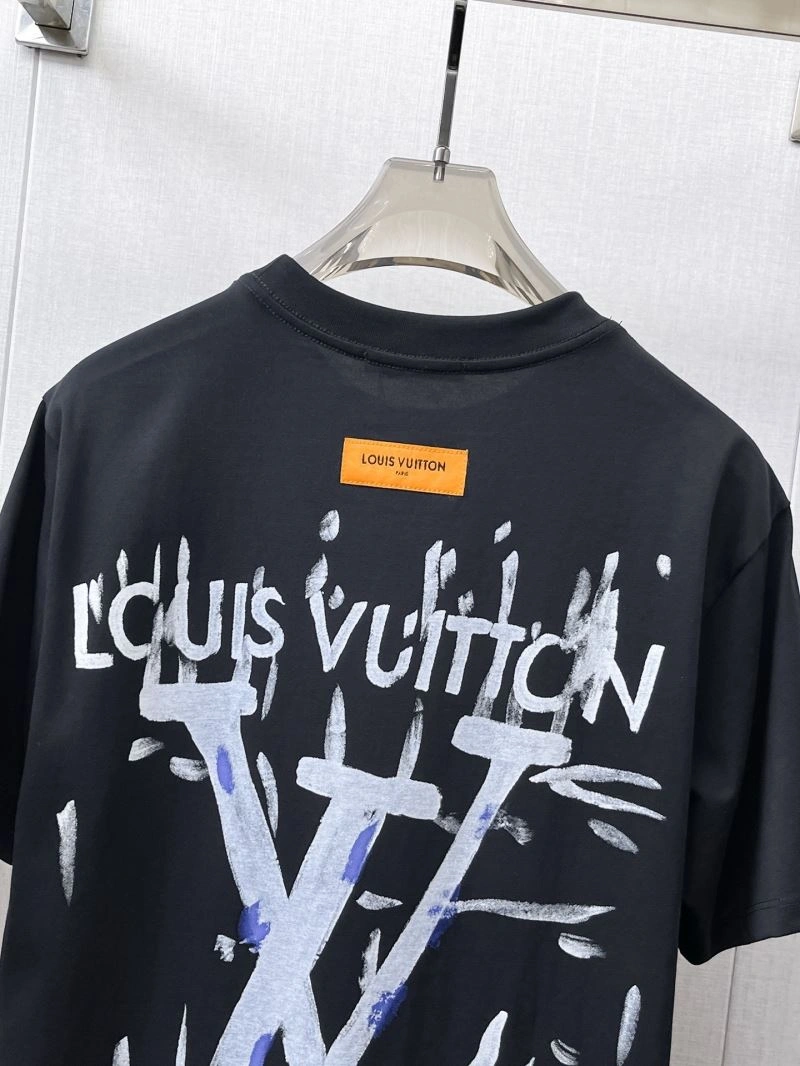 Seasonal Louis Vuitton T-Shirts 132330