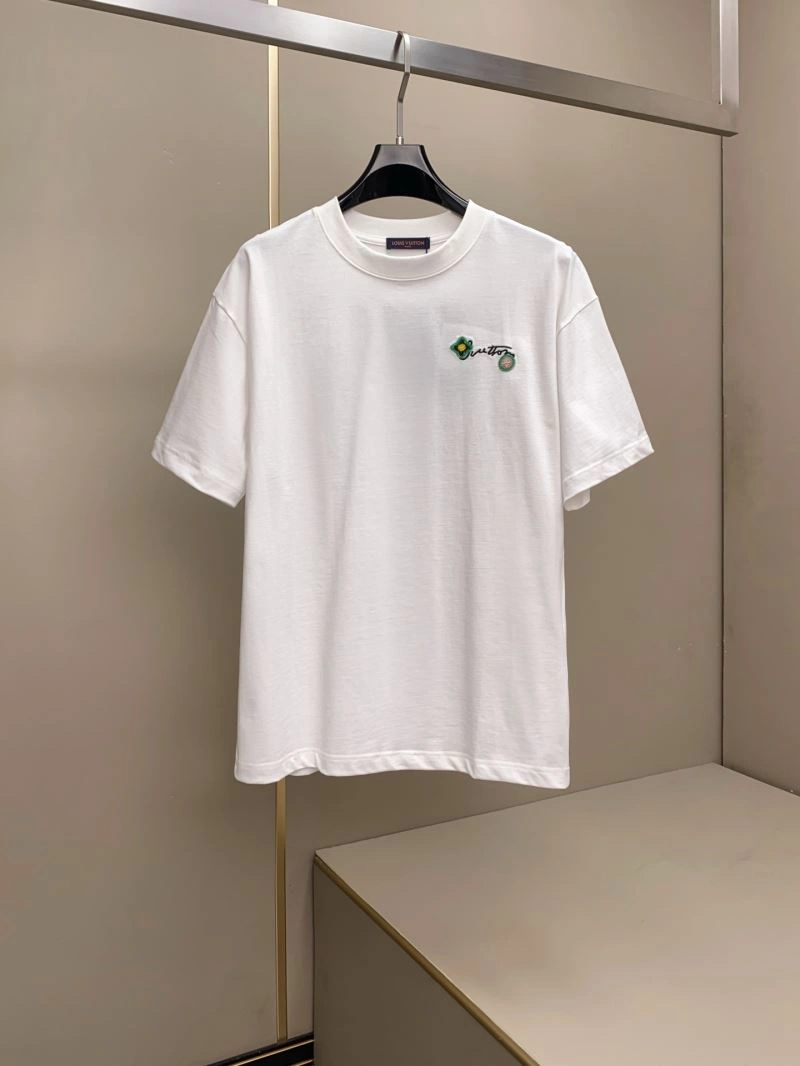 Lightweight Louis Vuitton T-Shirts 132353