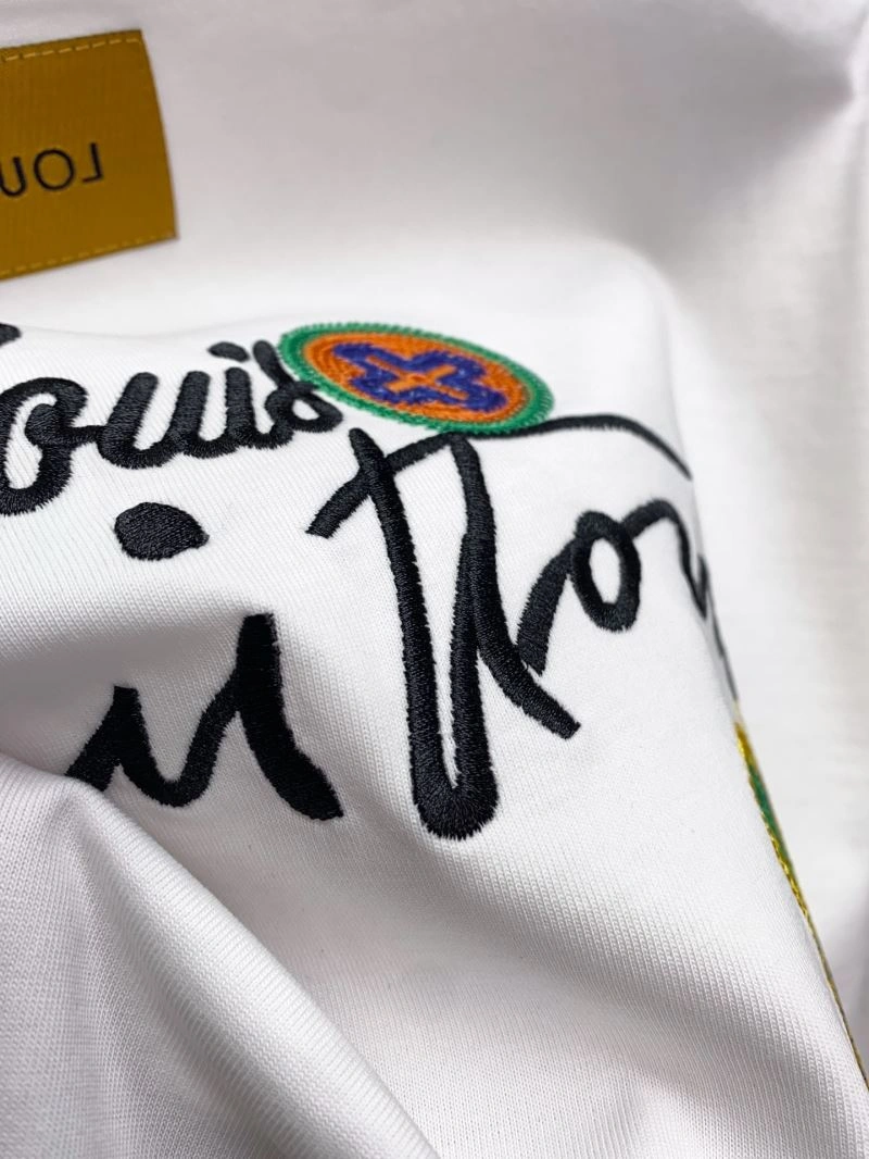Lightweight Louis Vuitton T-Shirts 132353