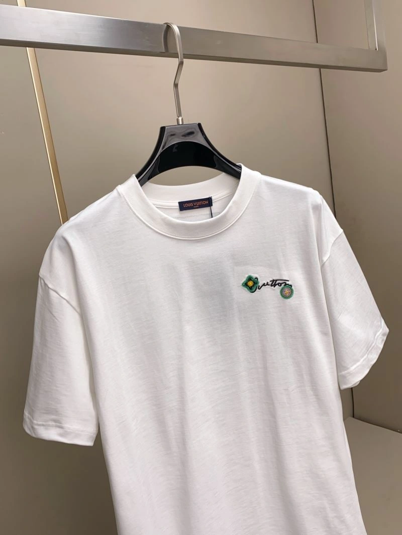 Lightweight Louis Vuitton T-Shirts 132353