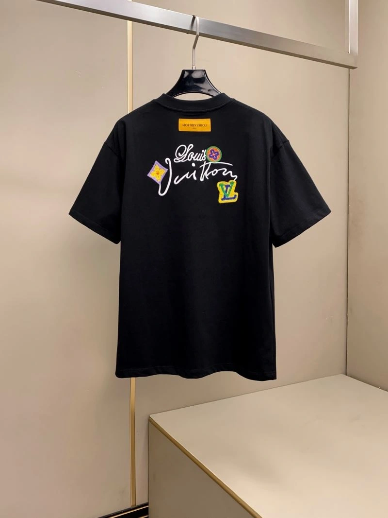 Louis Vuitton T-Shirts Breathable 132334
