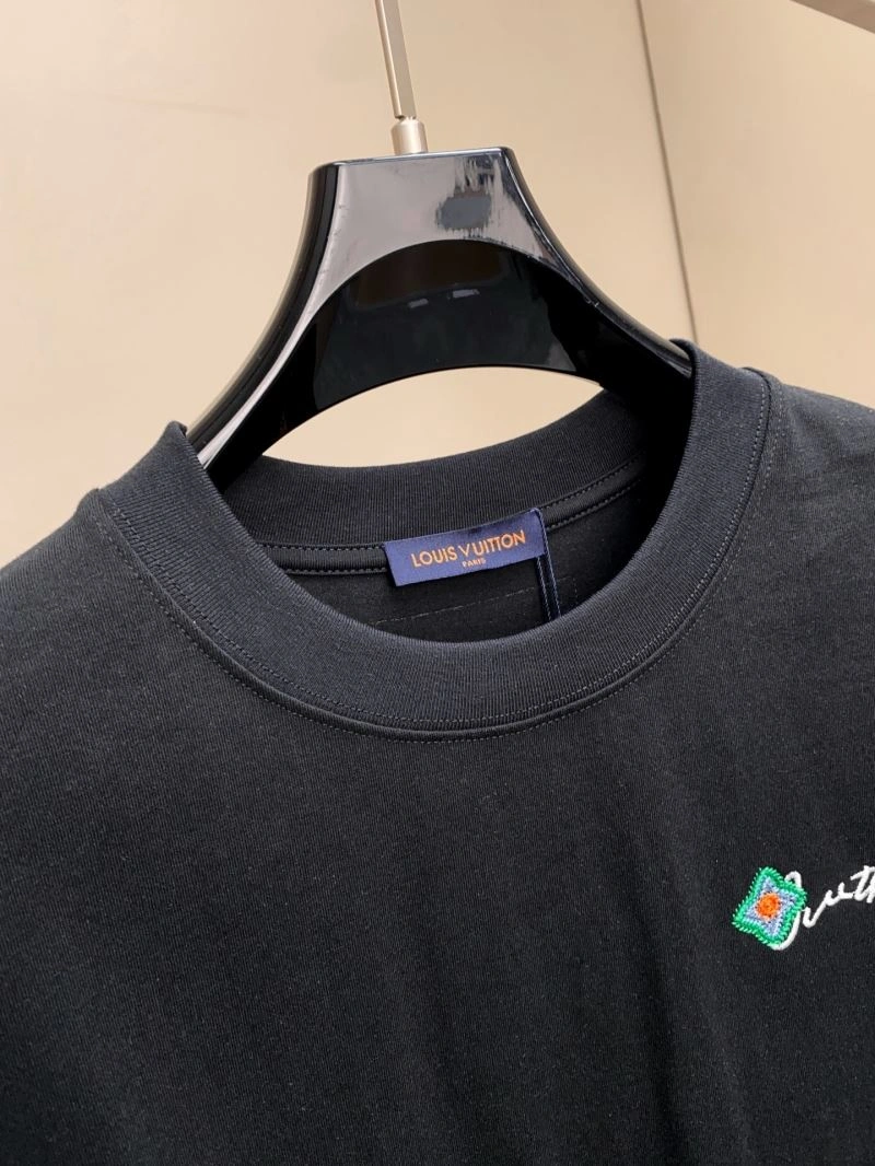 Louis Vuitton T-Shirts Breathable 132334