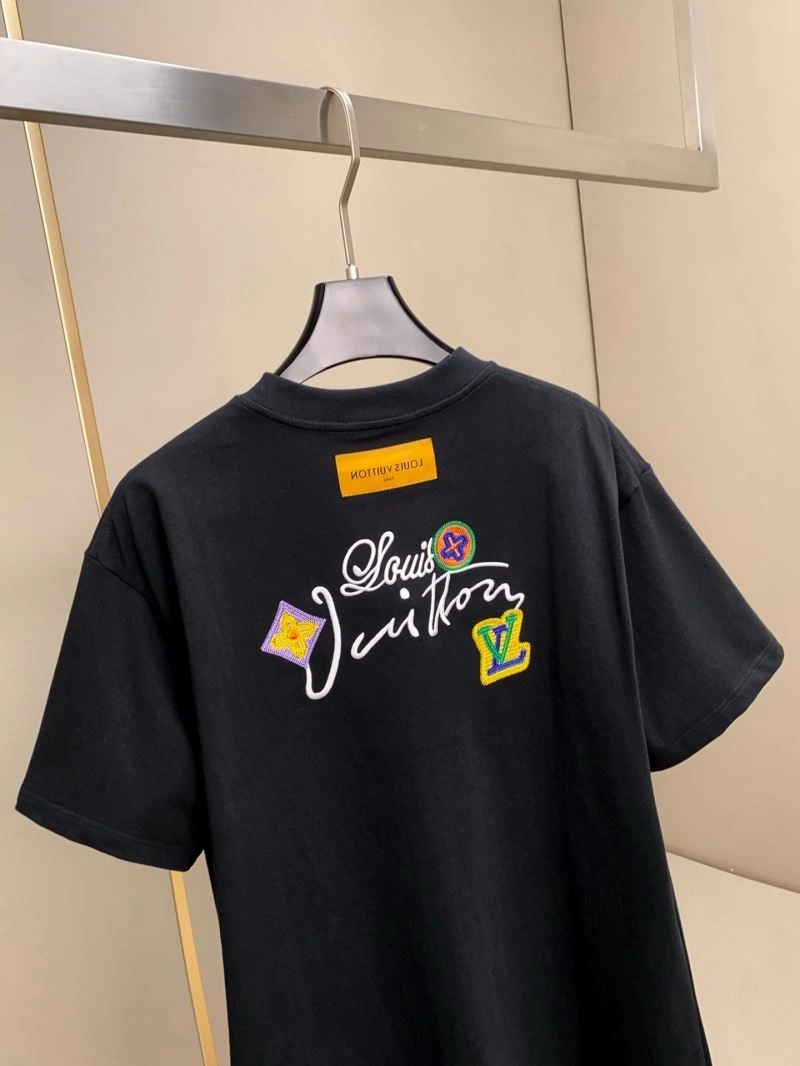 Louis Vuitton T-Shirts Breathable 132334