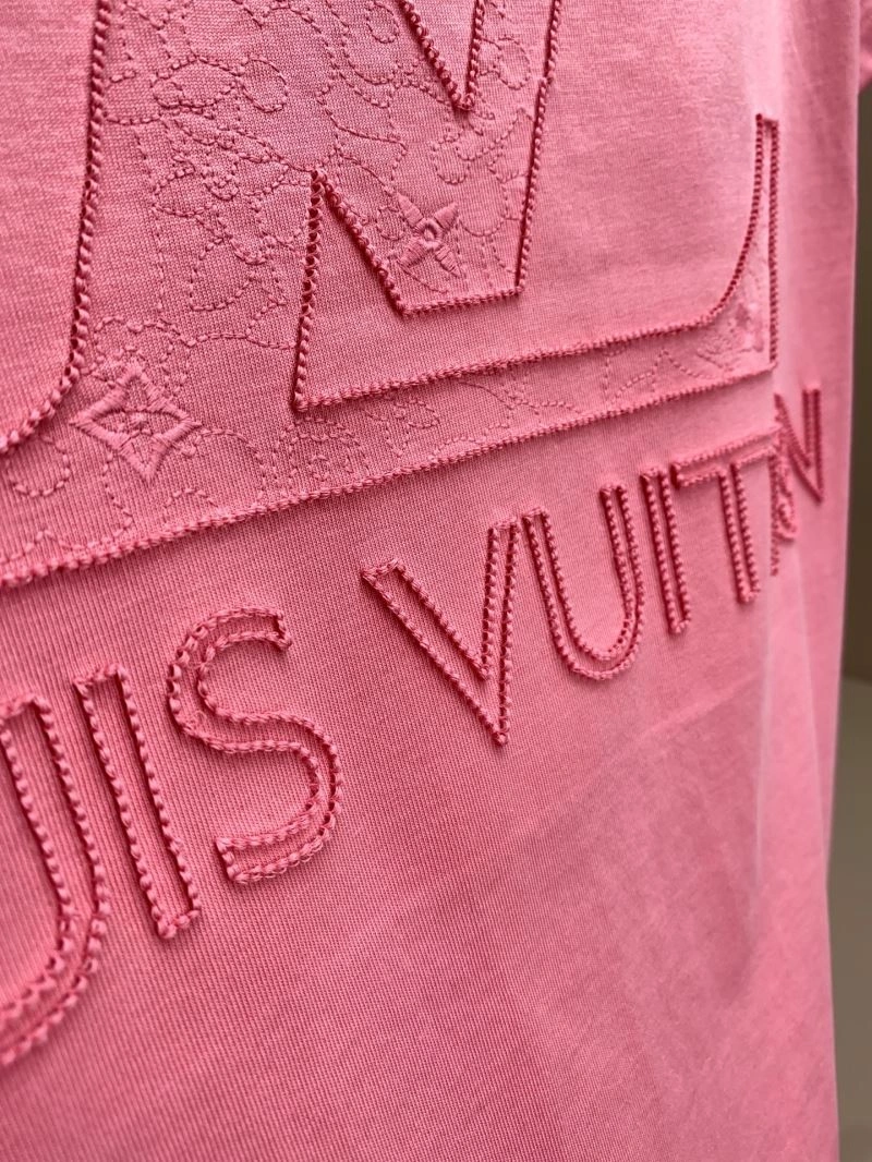 Louis Vuitton T-Shirts Lightweight 132355