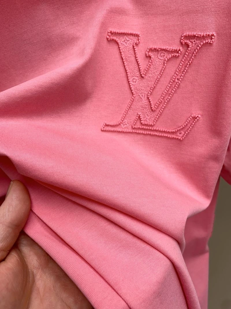 Louis Vuitton T-Shirts Lightweight 132355