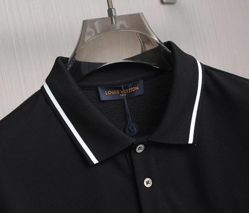 Flexible Louis Vuitton T-Shirts 132354