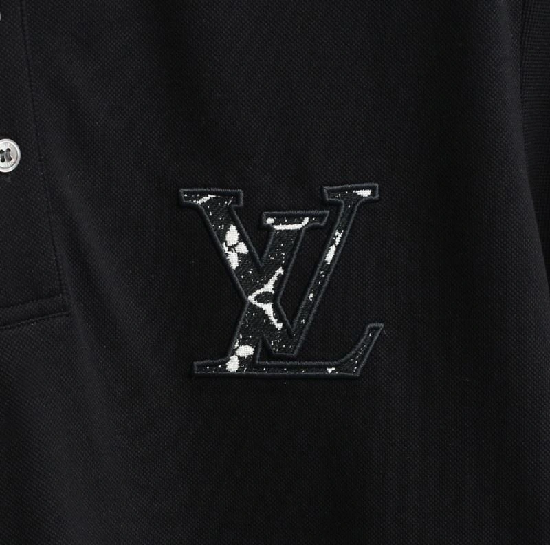 Flexible Louis Vuitton T-Shirts 132354