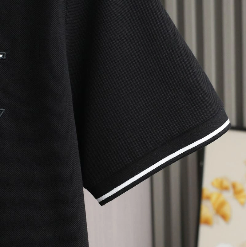 Flexible Louis Vuitton T-Shirts 132354