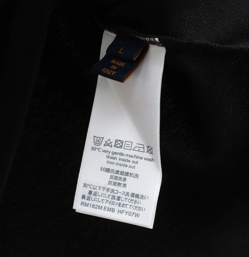 Flexible Louis Vuitton T-Shirts 132354