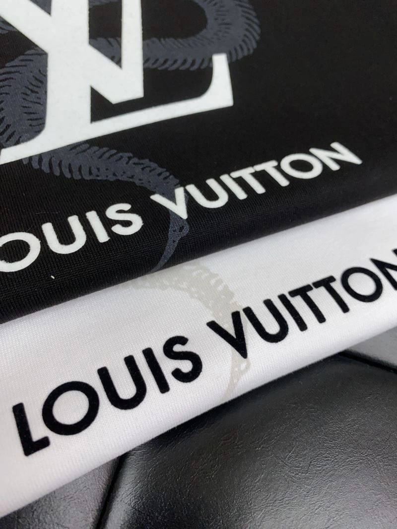 Trendy Louis Vuitton T-Shirts 132335
