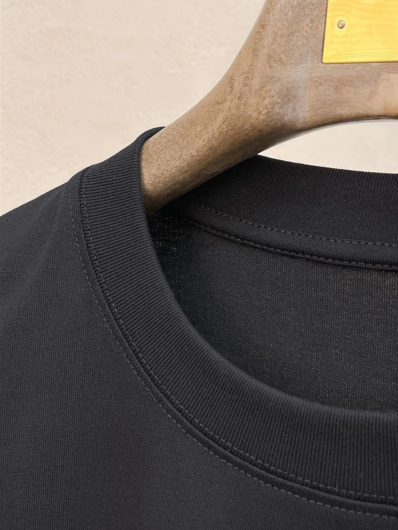 Packable Louis Vuitton T-Shirts 132325