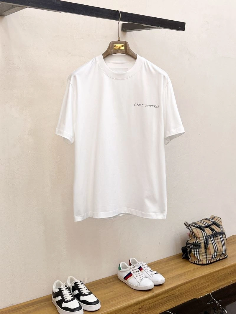 Louis Vuitton T-Shirts Casual 132321