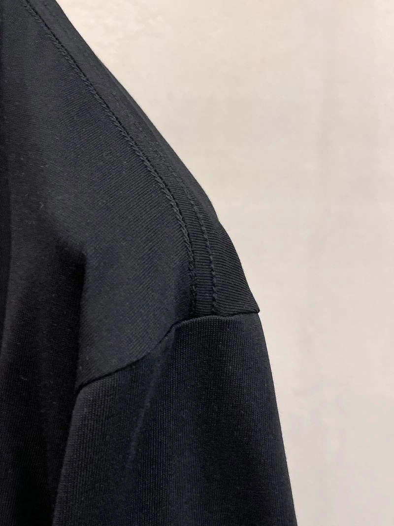 Louis Vuitton T-Shirts Sustainable 132322